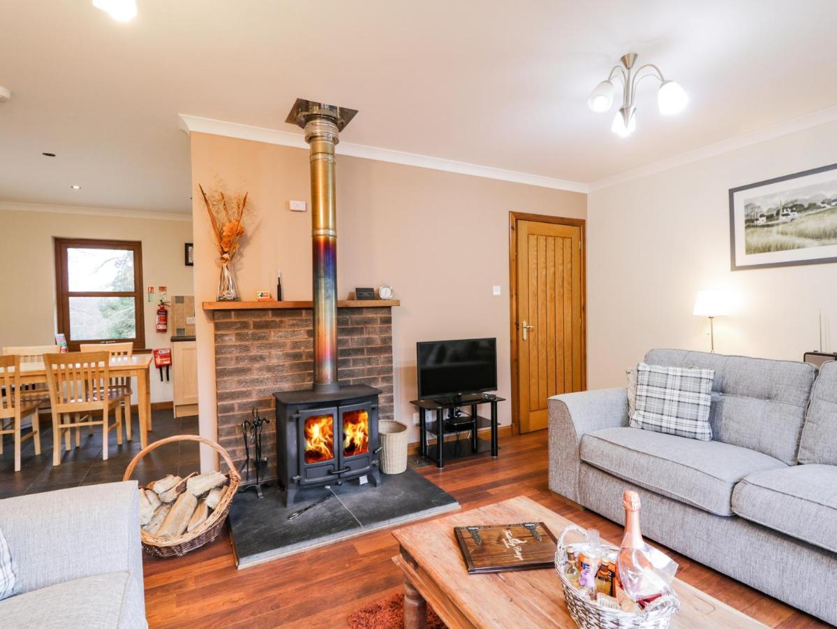 Fersit Log Cottage Roybridge Eksteriør bilde