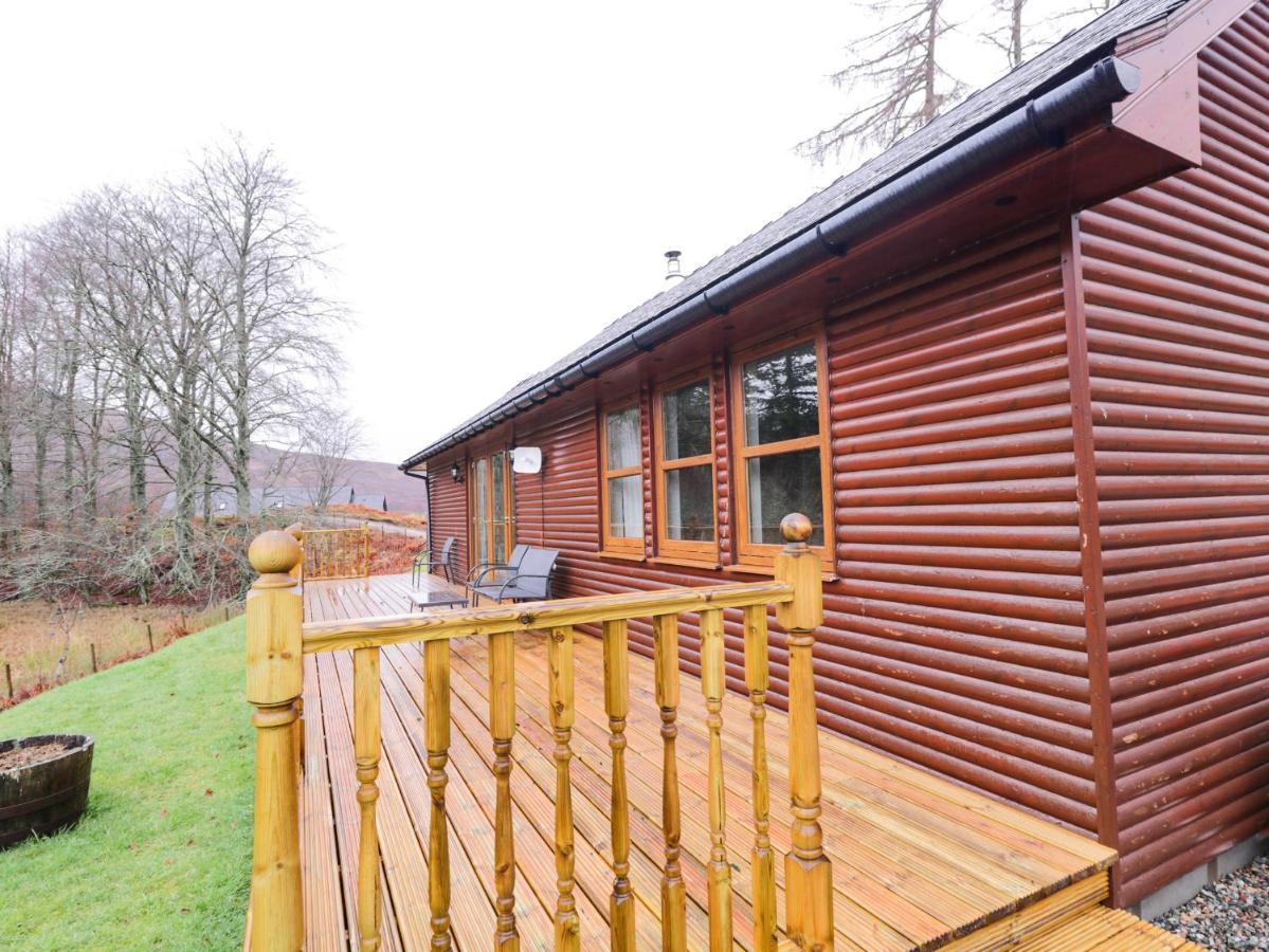 Fersit Log Cottage Roybridge Eksteriør bilde